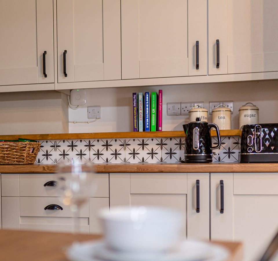 House, 2 Bedrooms, Non Smoking | Private kitchen | Full-size fridge, microwave, stovetop, coffee/tea maker