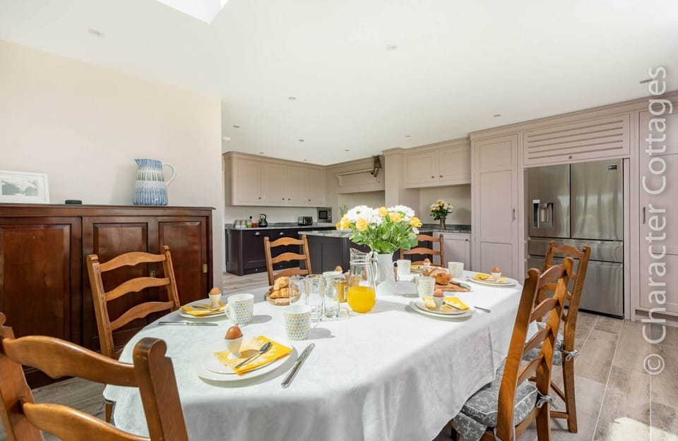 Cottage | Interior