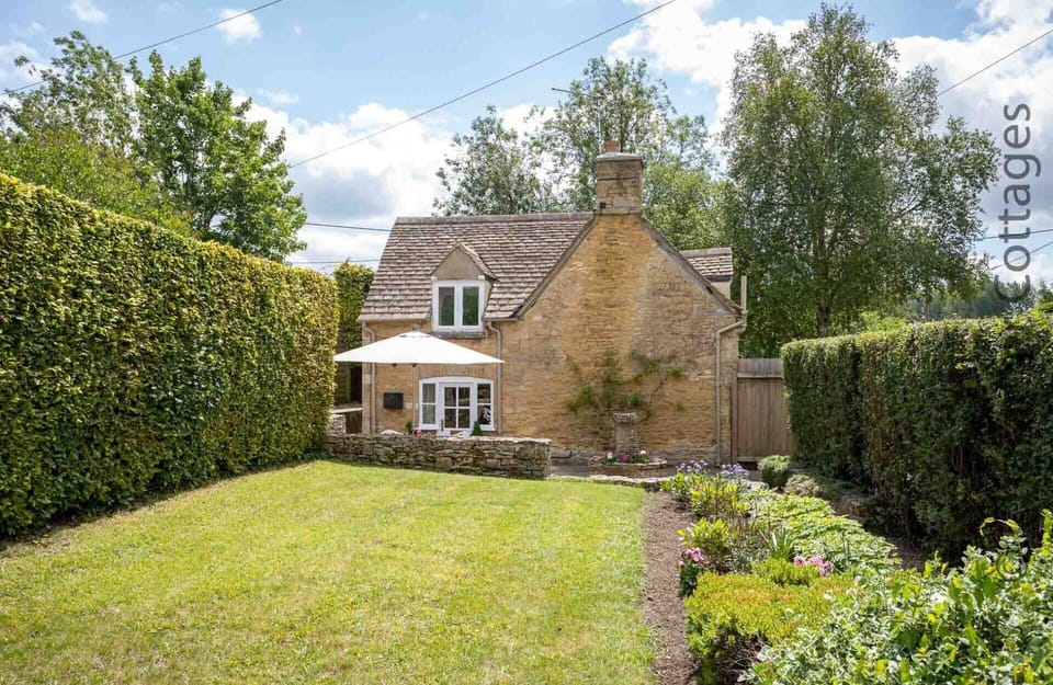 Weir Cottage Cottage in Bourton-on-the-Water