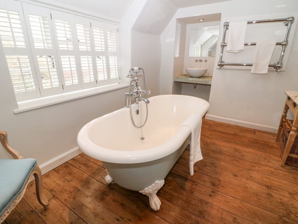 Holly Cottage House in West Oxfordshire District