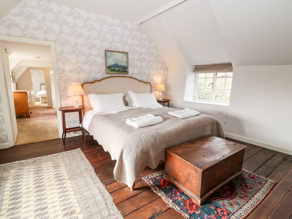 Holly Cottage House in West Oxfordshire District