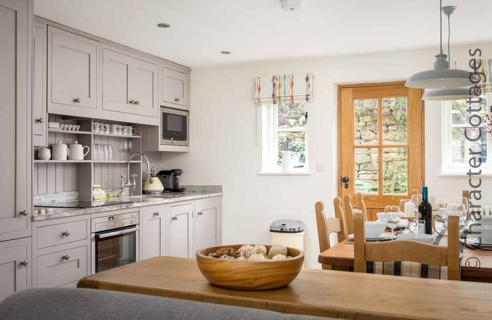 Cottage | Interior