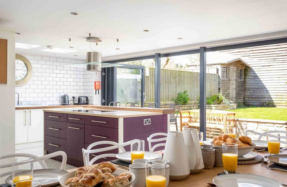 High Ridge Apartment in West Oxfordshire District