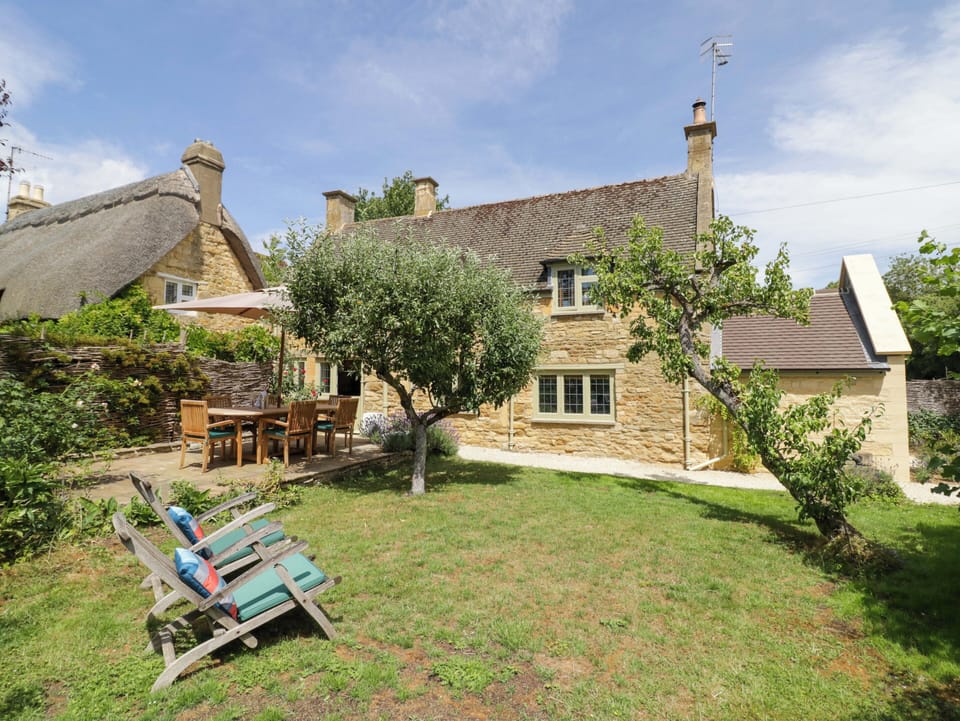 Cottage | Outdoor dining