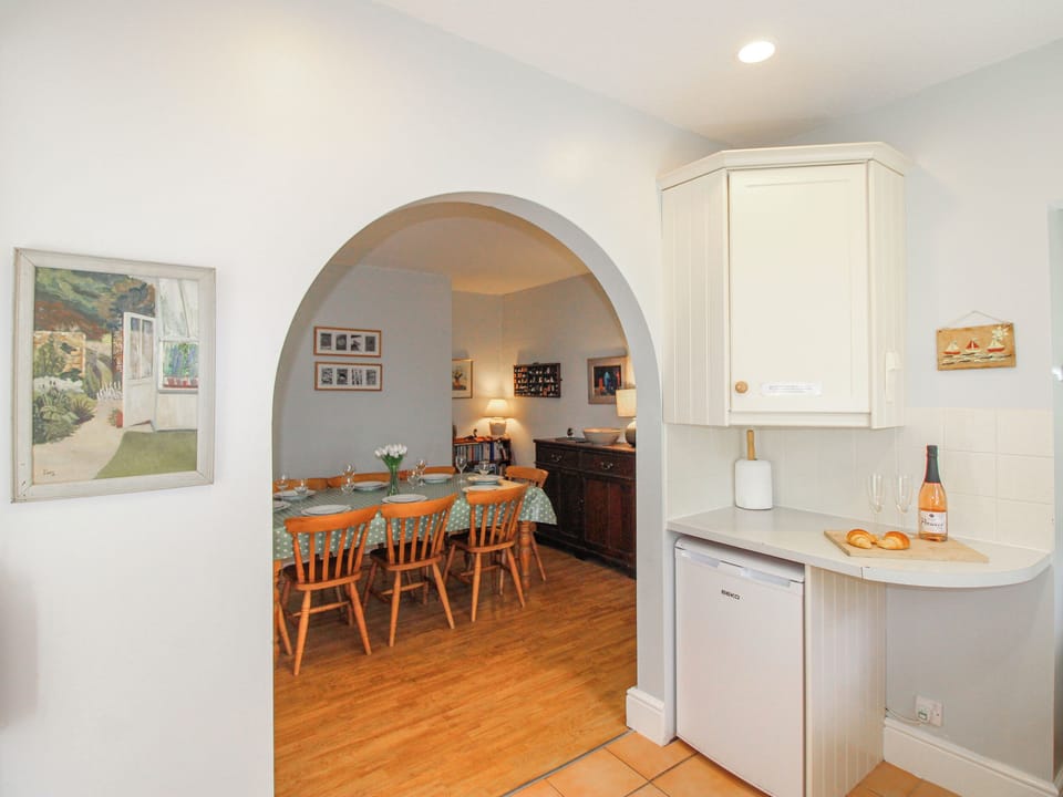 Cottage | Dining