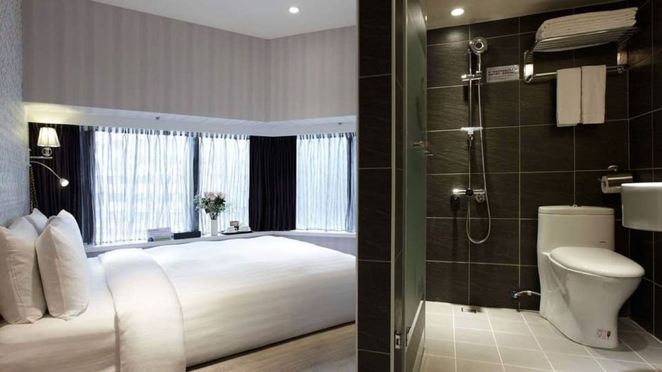 Super Mini Single Room | Pillowtop beds, in-room safe, individually decorated