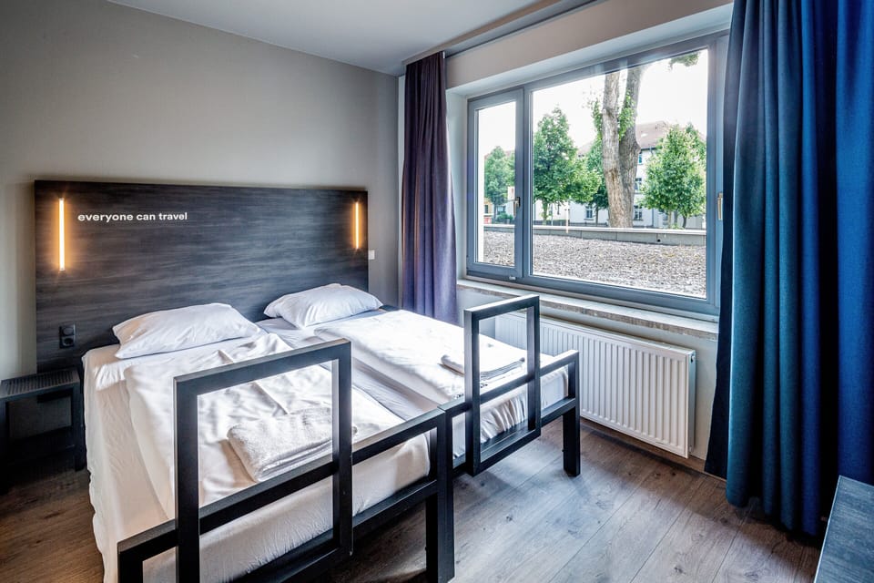 Twin Room | In-room safe, iron/ironing board, free WiFi, bed sheets