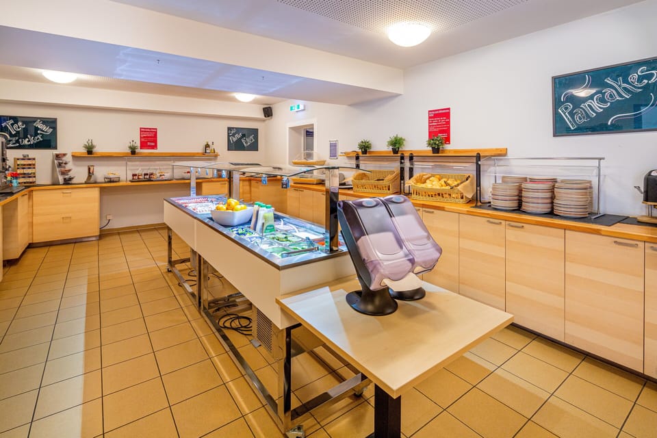 Daily buffet breakfast (EUR 11.90 per person)