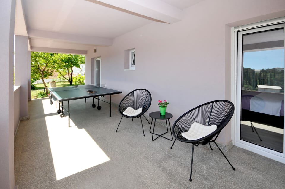 House, 4 Bedrooms, Smoking, Private Pool | Terrace/patio