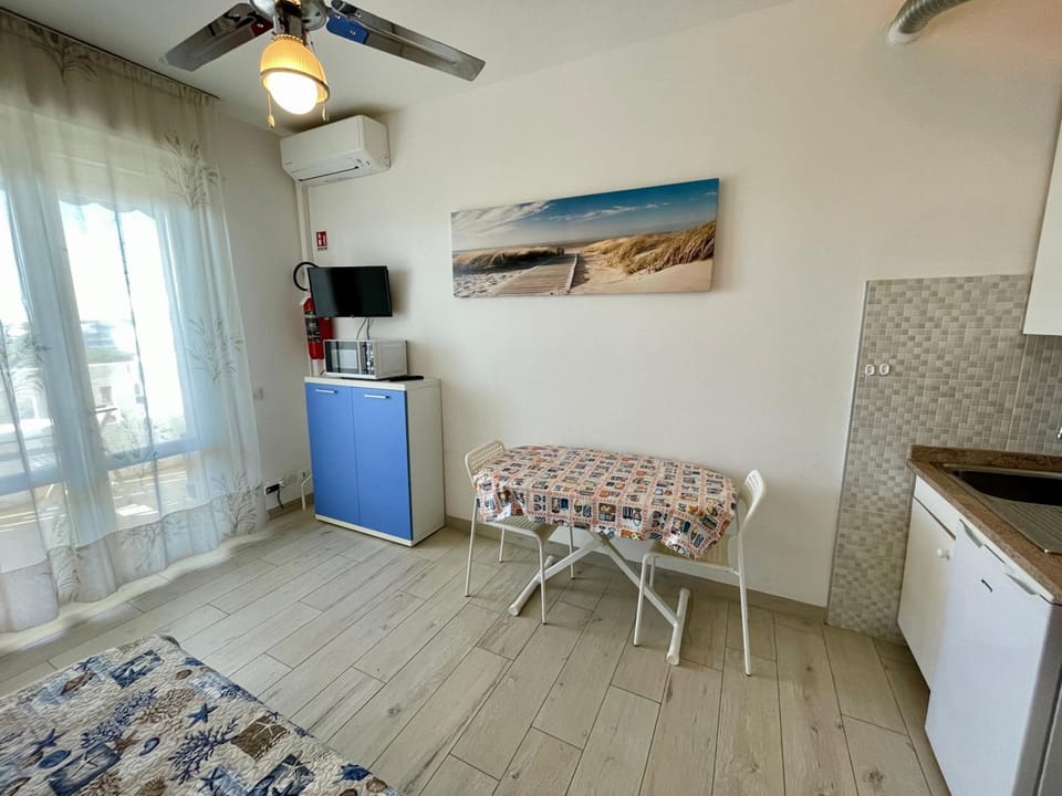 Studio, Multiple Bedrooms, Balcony, Garden View | Interior