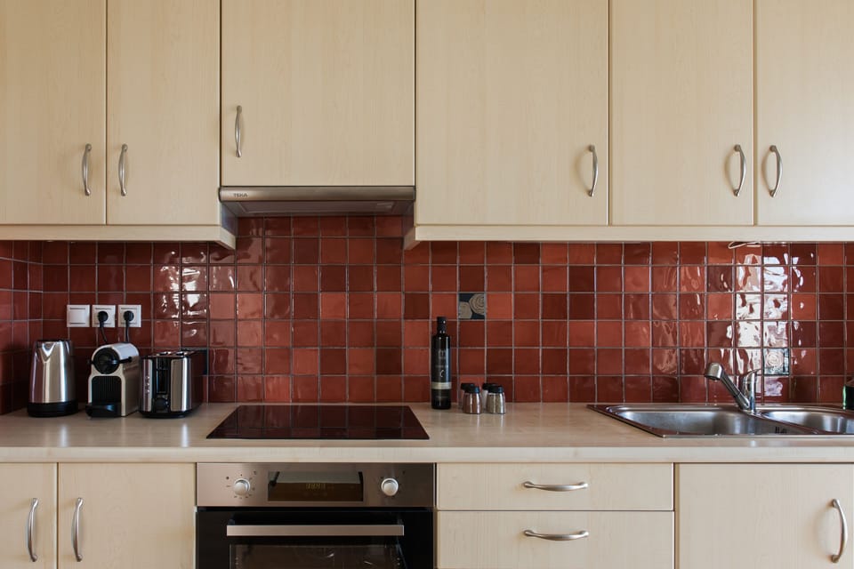 Standard Apartment | Private kitchen | Espresso maker, coffee/tea maker, fridge, oven