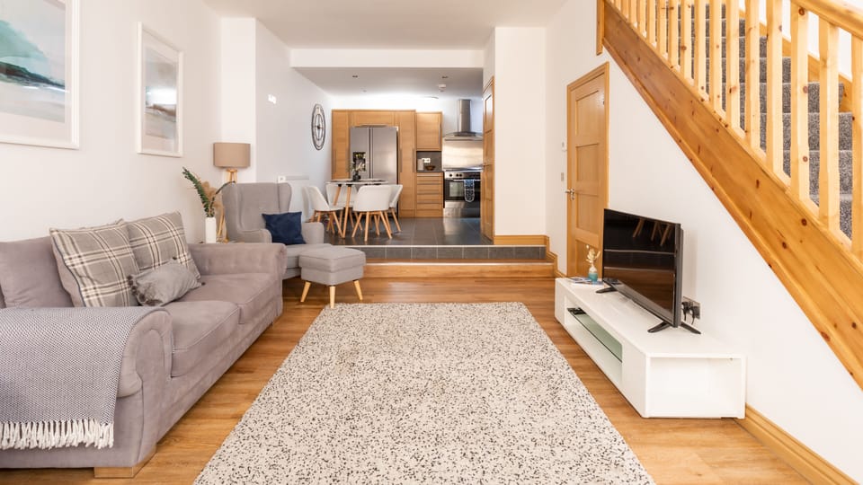 House | Living area | 30-inch TV with cable channels