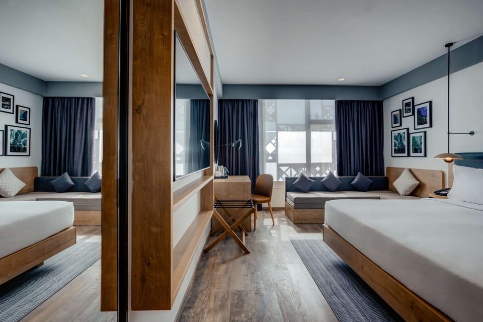 Premium Room, 1 King Bed with Sofa bed | Premium bedding, in-room safe, individually decorated