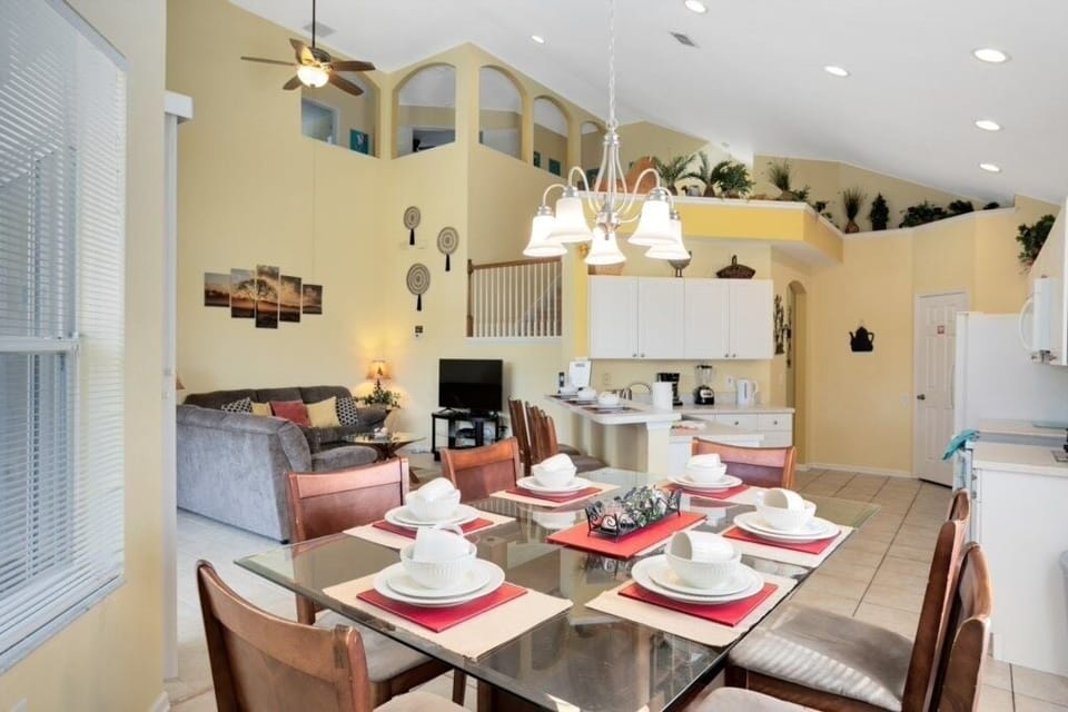 Villa, 5 Bedrooms | Dining