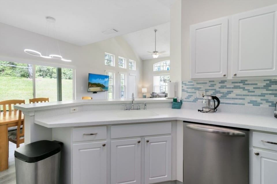 Townhome, 4 Bedrooms | Private kitchen | Fridge, microwave, dishwasher, coffee/tea maker
