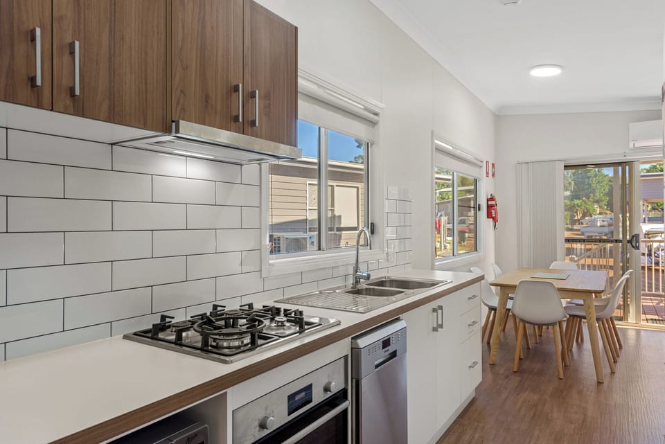 Deluxe 2 Bedroom Cabin - Sleeps 6 | Private kitchen | Coffee/tea maker, fridge, microwave, toaster