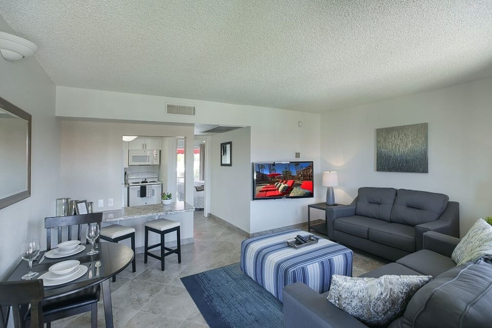 Apartment, 1 Bedroom | Living room | TV, fireplace