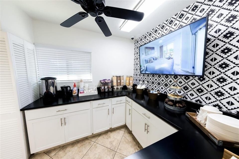 Apartment, 1 Bedroom | Private kitchen | Fridge, oven, stovetop, dishwasher