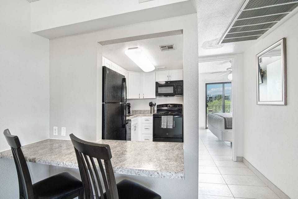 Apartment, 1 Bedroom | Private kitchen | Fridge, oven, coffee/tea maker, toaster