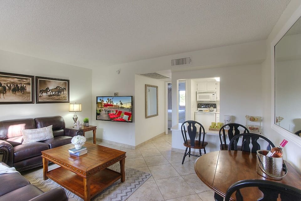Apartment, 1 Bedroom | Living room
