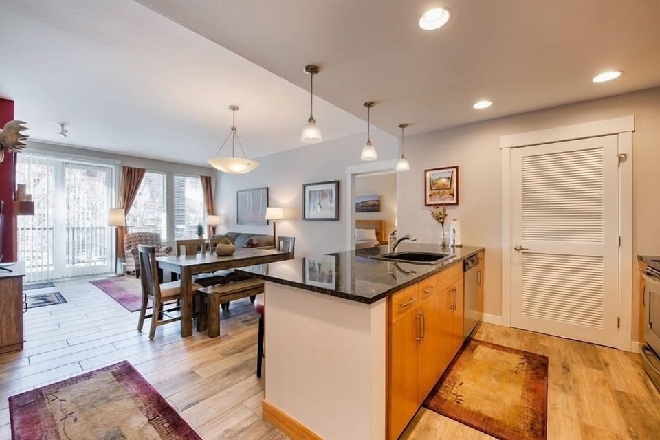 Condo, 2 Bedrooms | Private kitchen | Fridge, oven, coffee/tea maker, toaster