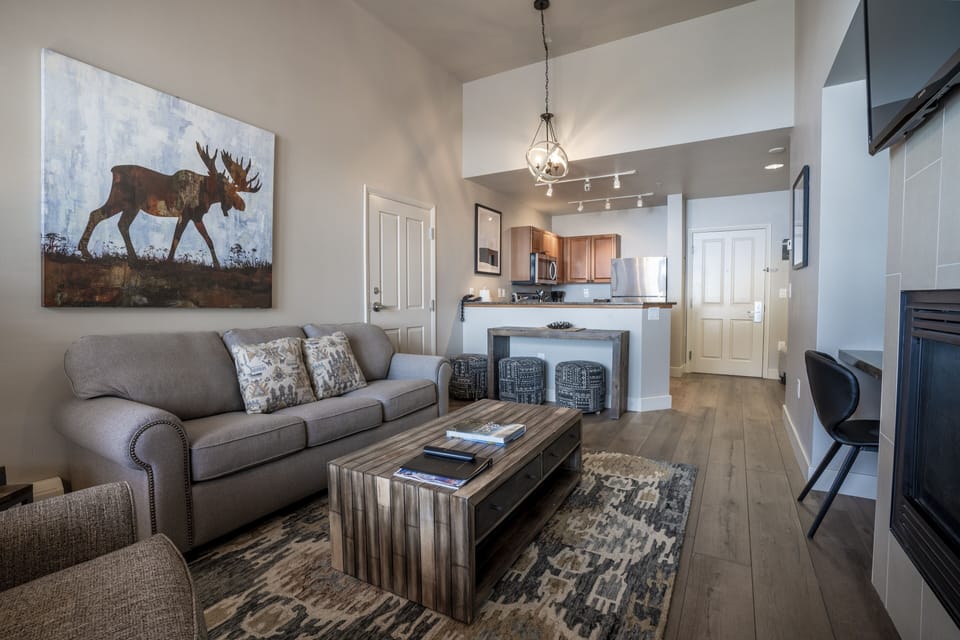 Condo, 1 Bedroom | Living room