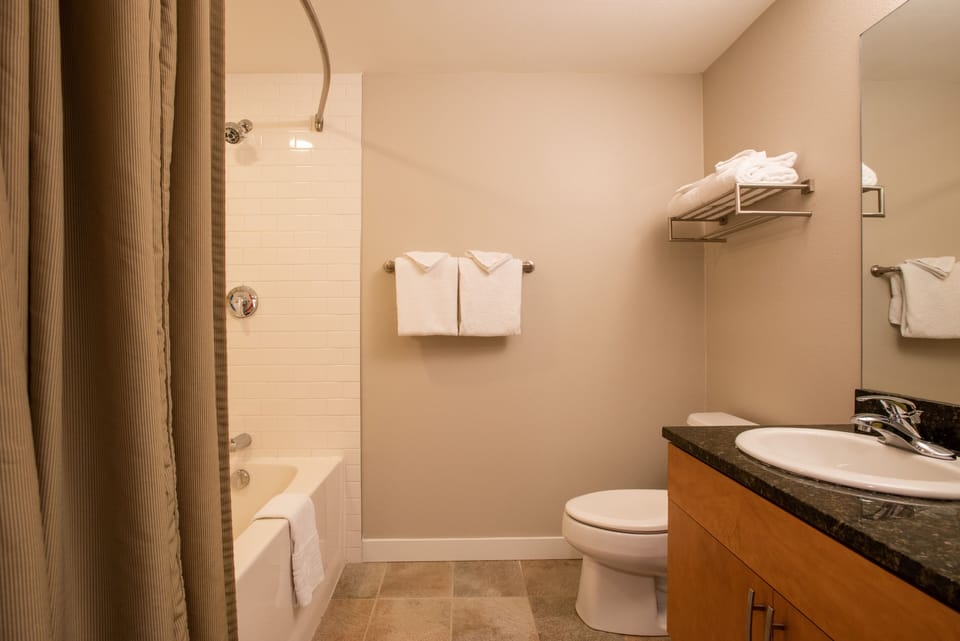 Studio | Bathroom | Towels