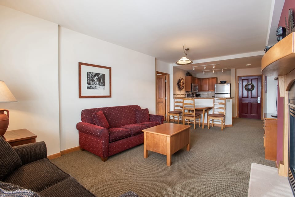 Condo, 2 Bedrooms | Living room
