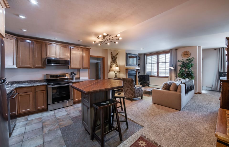 Condo, 2 Bedrooms | Private kitchen | Coffee/tea maker, fridge, oven, toaster
