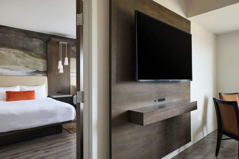 Desk, iron/ironing board, free cribs/infant beds, WiFi