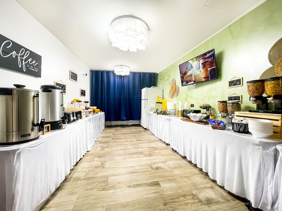 Free daily continental breakfast