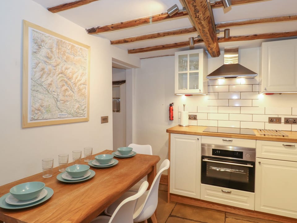 Cottage | Private kitchen | Fridge, microwave, dishwasher, electric kettle