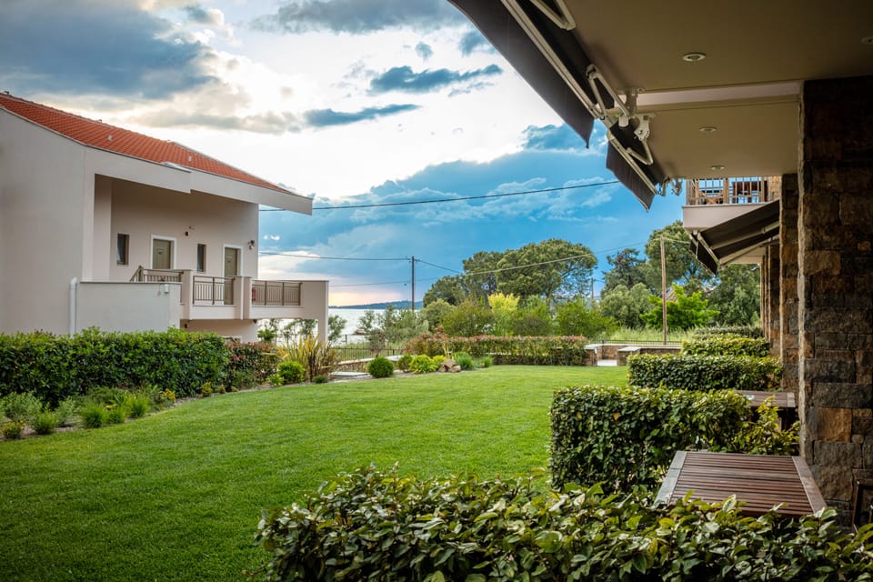 Royalty Suites Seaside Bed and Breakfast in Nikiti