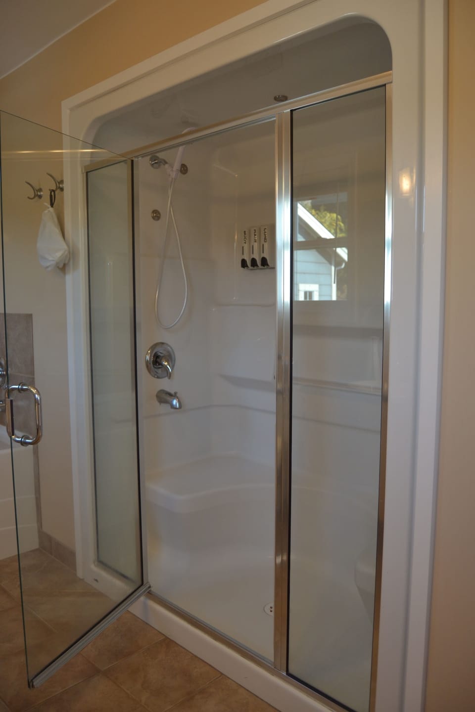 Deluxe Double Room, 1 King Bed, Patio, Mountain View (Not Pet Friendly) | Bathroom | Hair dryer, bathrobes, towels, soap