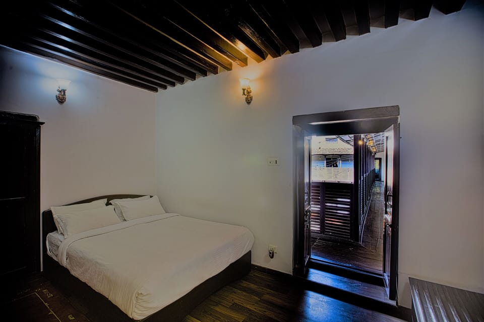 Deluxe Double Room | Premium bedding, free WiFi, bed sheets