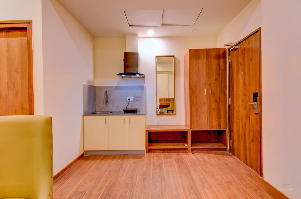 Executive Room | Private kitchenette | Electric kettle