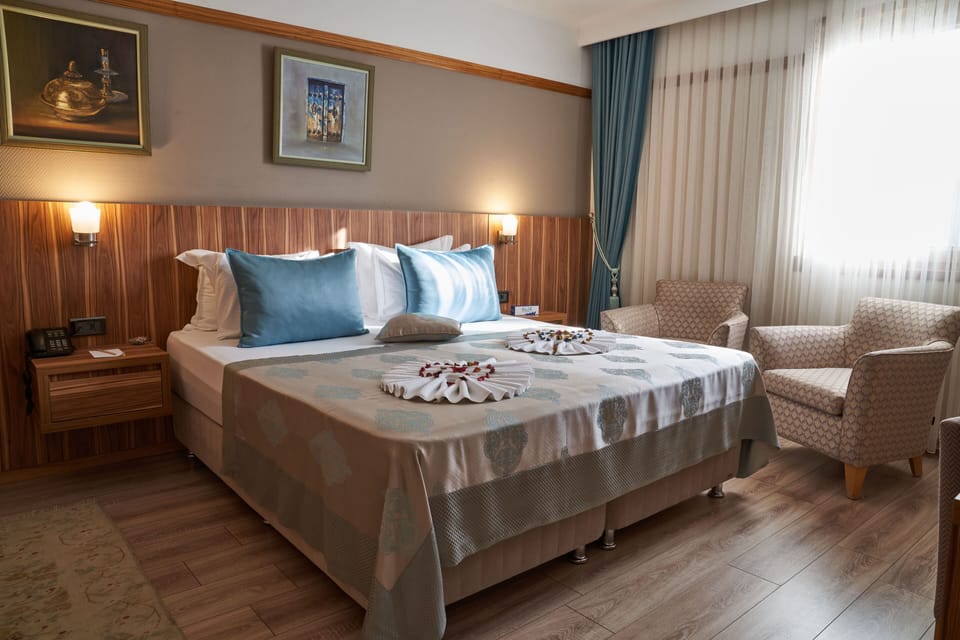 Superior Room | Minibar, in-room safe, desk, laptop workspace