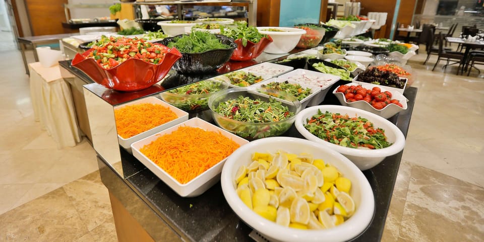 3 restaurants; breakfast, lunch, and dinner served