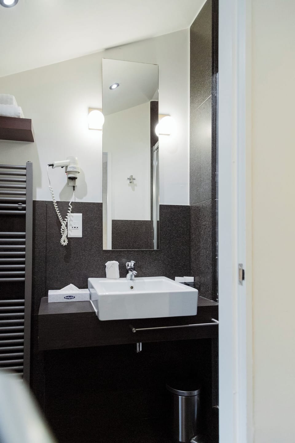 Standard Single Room | In-room safe, desk, free WiFi, bed sheets