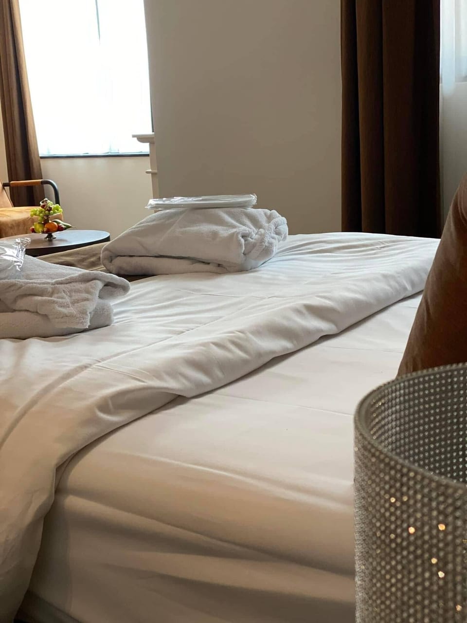 Luxury Room | Minibar, in-room safe, desk, blackout drapes