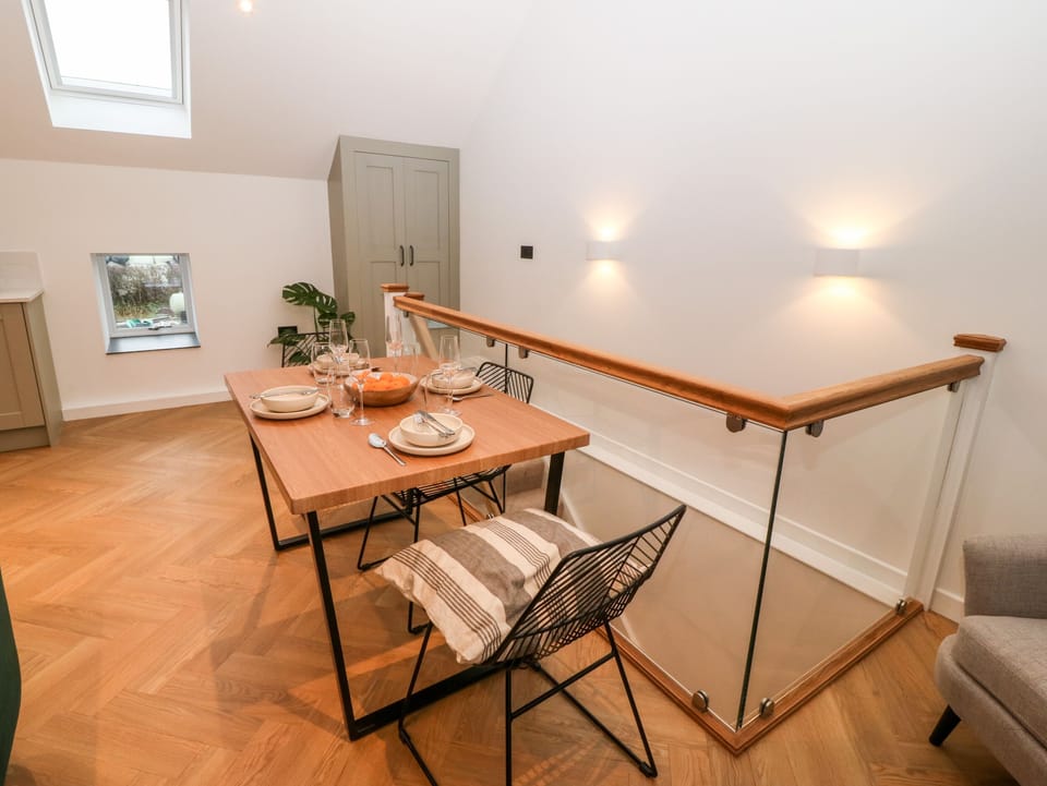 Cottage | Private kitchen | Fridge, dishwasher, electric kettle, toaster