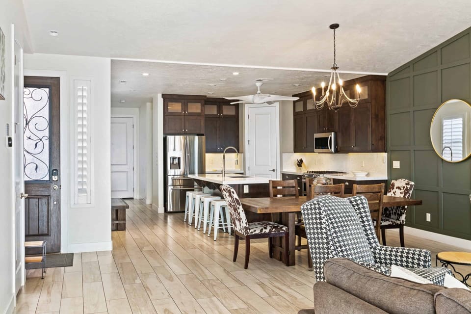 Townhome, 3 Bedrooms | Private kitchen | Fridge, oven, coffee/tea maker, toaster