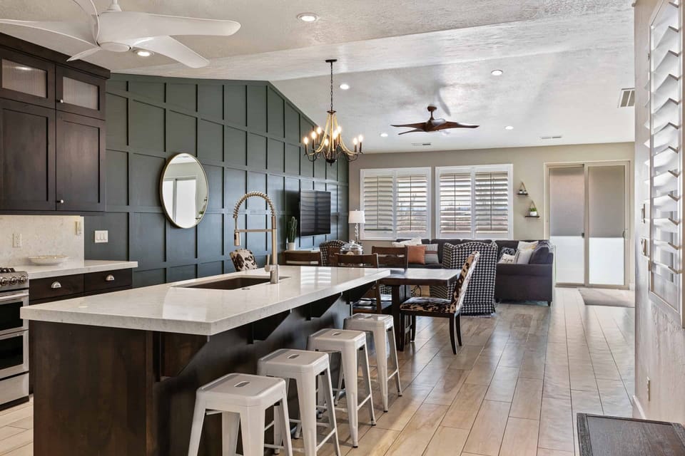 Townhome, 3 Bedrooms | Private kitchen | Fridge, oven, coffee/tea maker, toaster