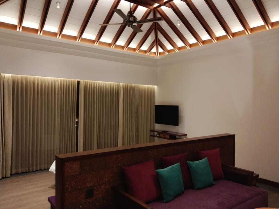 Estate villas with Balcony | Living area