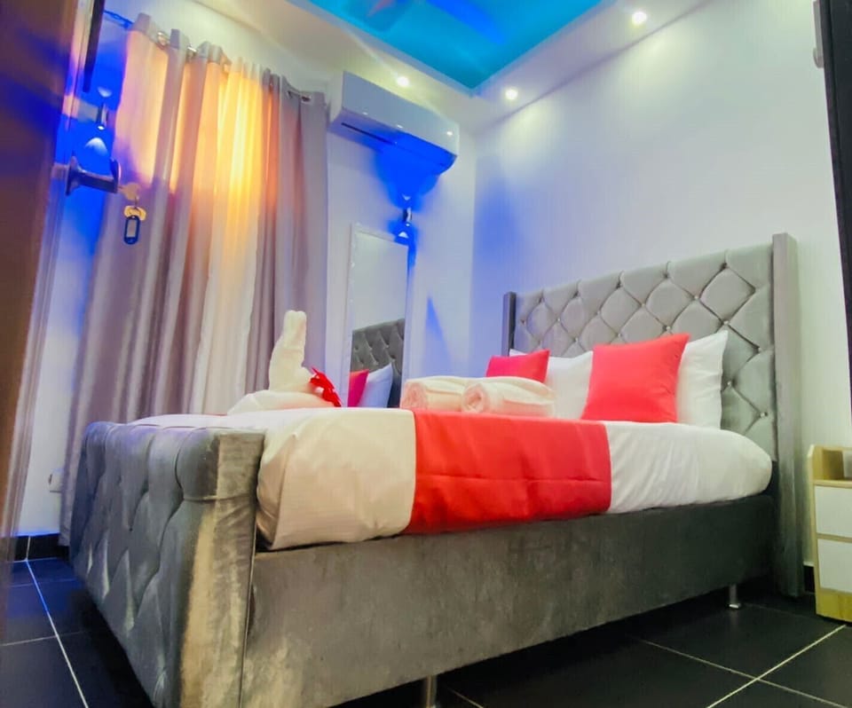 Deluxe Room | WiFi (free), individually decorated, bed sheets