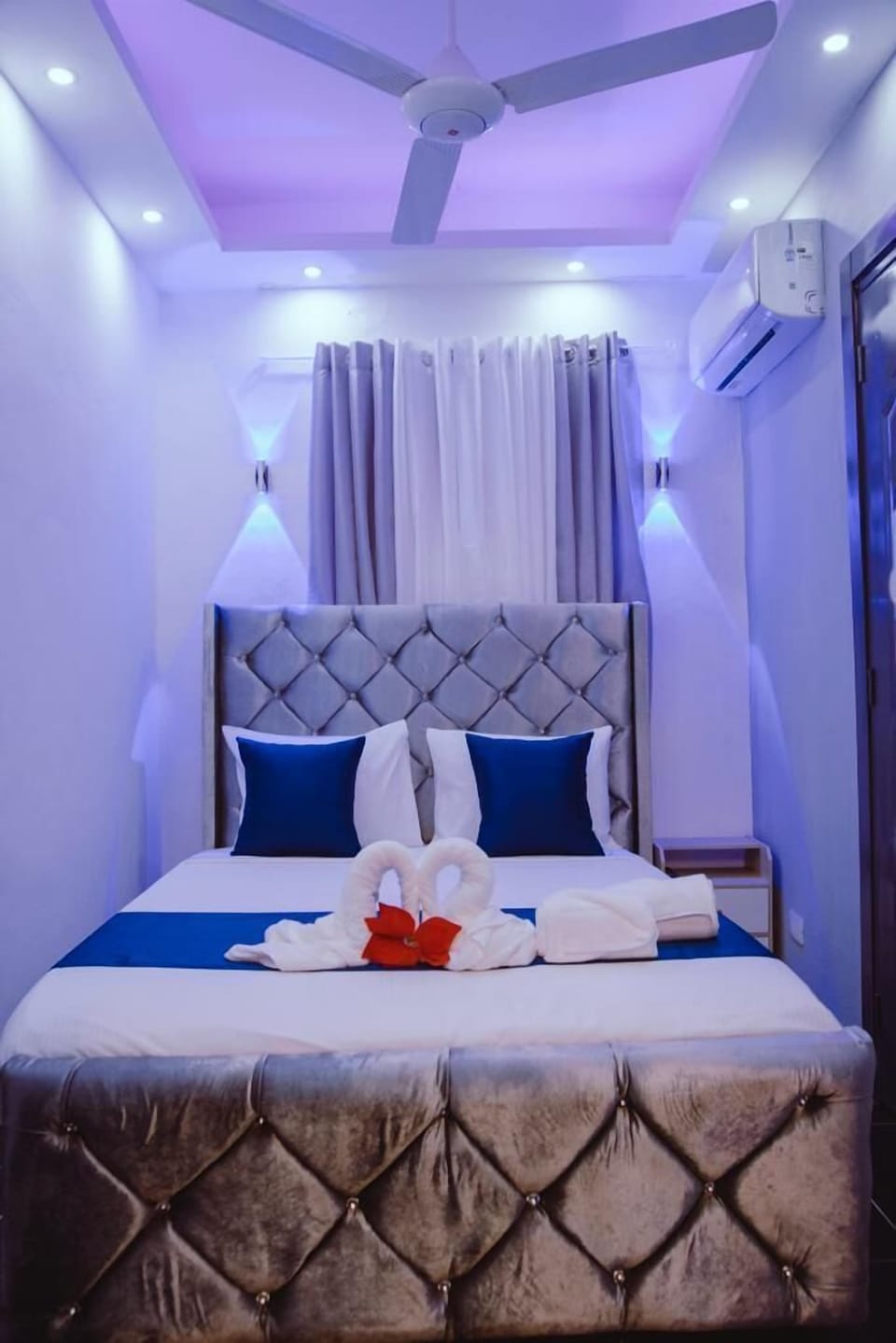 Comfort Room, 1 Twin Bed | WiFi (free), individually decorated, bed sheets