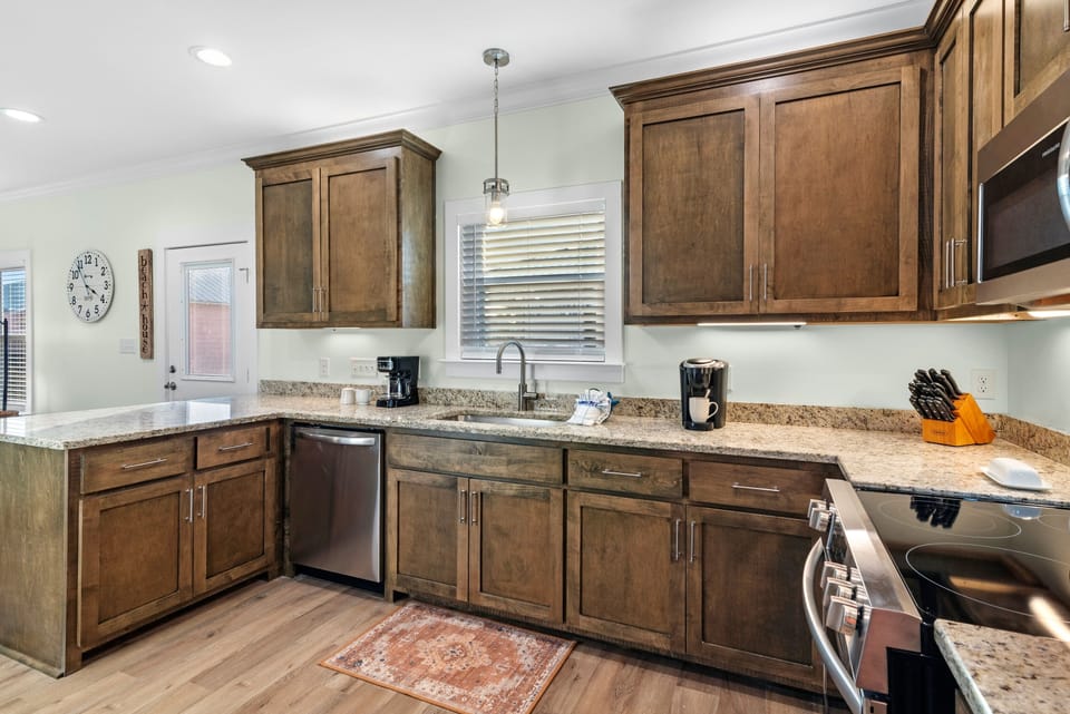 Cottage, 3 Bedrooms | Private kitchen | Coffee/tea maker, fridge, oven, toaster