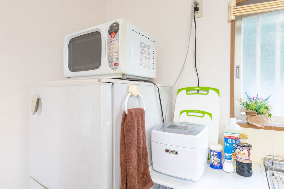 Fridge, microwave, stovetop, rice cooker