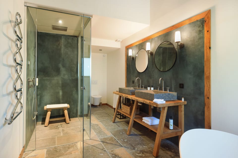 Family Room | Bathroom | Hair dryer, bathrobes, slippers, towels