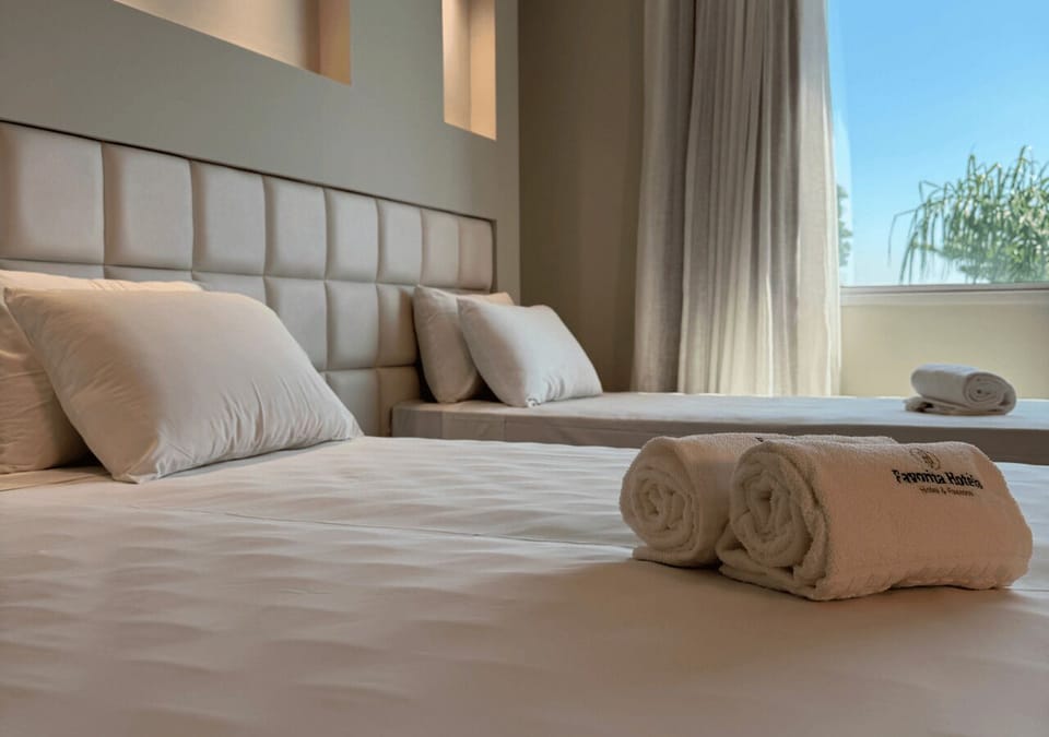 Deluxe Double or Twin Room | In-room safe, desk, laptop workspace, blackout drapes